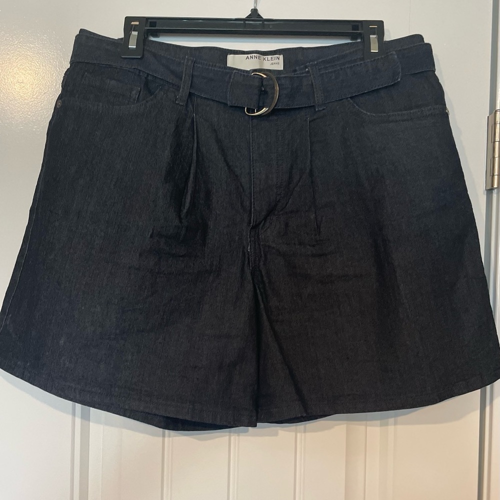 Anne Klein Jean high waisted shorts size 12